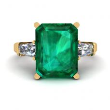 3 carat Emerald Ring with Side Diamonds Baguette Yellow Gold