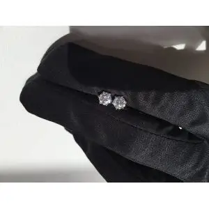 Classic Diamond Stud Earrings in 18K White Gold - Photo 5